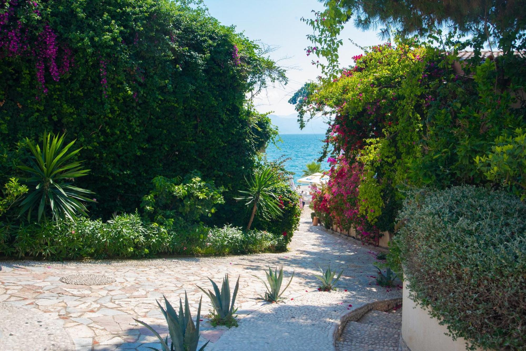 Bougainville Bay Apartments Sarande Exterior photo